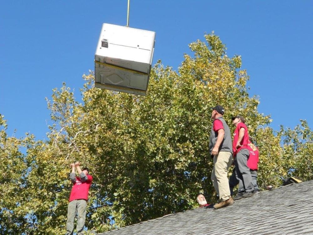 Unit in the air and Mark using hand signals